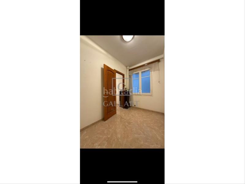Foto e5d47afd-68ea-4f9e-8d30-b472536748a4. Piso espacioso piso de 4 habitaciones junto al hospital clínic en Barcelona