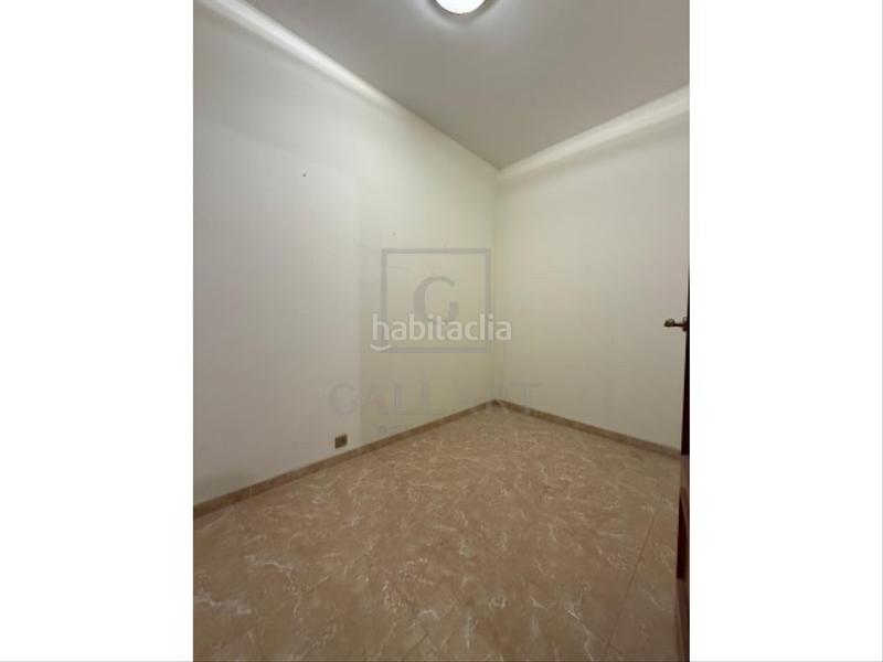 Foto ef5e4e8e-a4e9-42e6-a090-a6d772a3ce6f. Piso espacioso piso de 4 habitaciones junto al hospital clínic en Barcelona