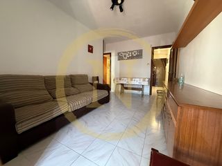 Pis  Calle amadeu vives d'. Luminoso piso de 3 habitaciones con dos balcones en pubilla case