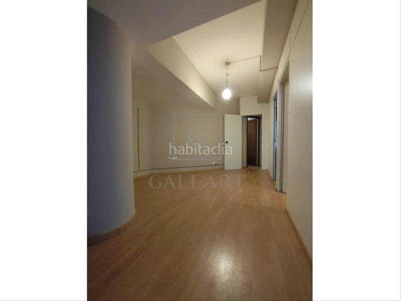 Foto 0704f097-f1c9-4b38-ac21-8d9b14f80b66. Bureau dans Putget - Farró Barcelona