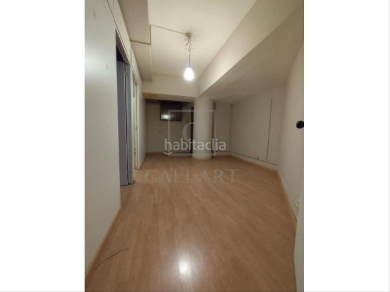 Foto 5d0011b4-dc8f-44b1-b686-3d4ff546e863. Bureau dans Putget - Farró Barcelona