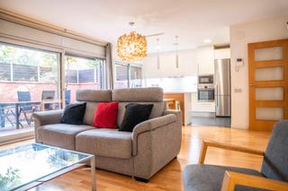 Duplex  Carrer de soweto. Acogedor duplex