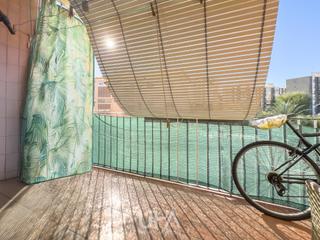 Pis  Avinguda de pau casals. Piso exterior con balcon