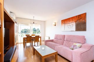 Pis a Carrer de clara campoamor 9. Exclusivo ático reformado con balcón y vistas a mar y montaña