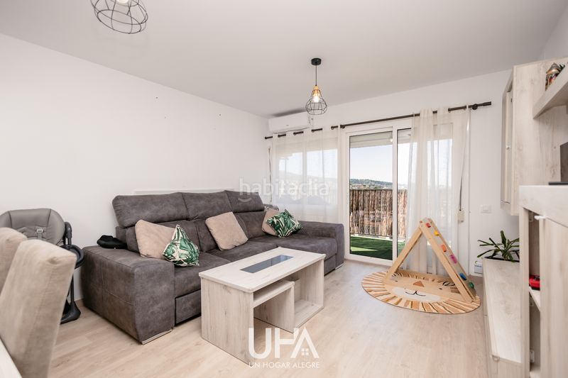 Foto 26437fd2-0845-4b8e-a033-78fce08f792a. Piso *luminoso piso reformado con balcón y vistas en excelente ubicación* en Gavà