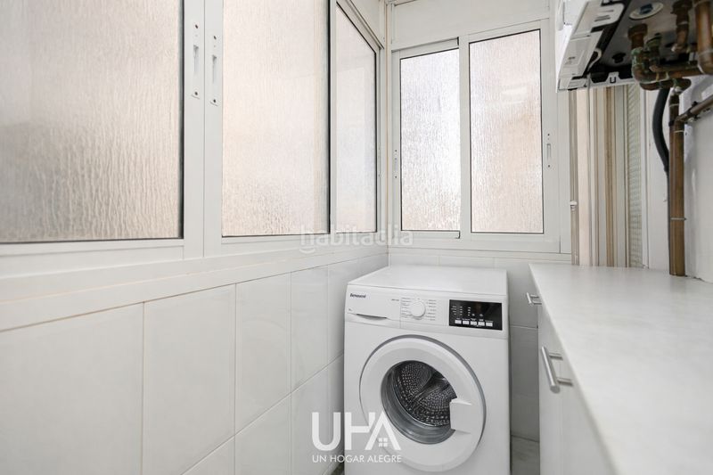 Foto ac38061c-2cd0-46f2-81f9-91d4a633a20f. Piso *luminoso piso reformado con balcón y vistas en excelente ubicación* en Gavà