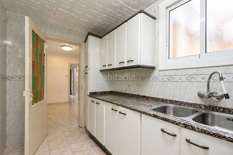 Foto 8712f66b-b2c0-4a57-86bc-389f62e841fb. Casa adossada a Centre-Estació Gavà