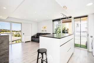 Etagenwohnung  Carrer de can tries. *piso totalmente reformado, exterior, con parking y trastero*