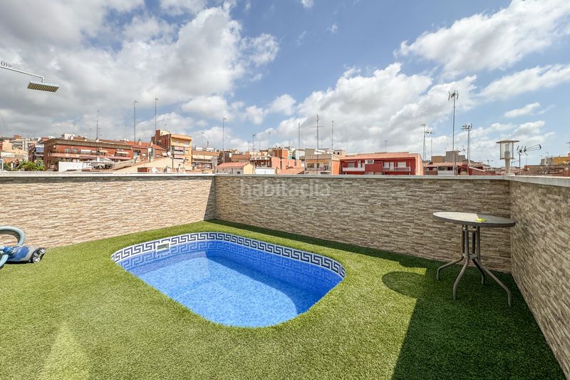 Foto 05d35aa9-2259-4d32-adae-4598168ceb88. Casa adossada amb calefacció aparcament piscina a Gavà