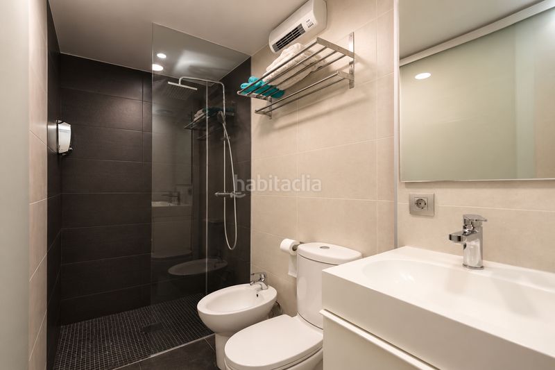 Foto 1620d0d6-5eb1-4cdc-a30f-bf3e36eba52c. Casa adossada amb calefacció aparcament piscina a Gavà