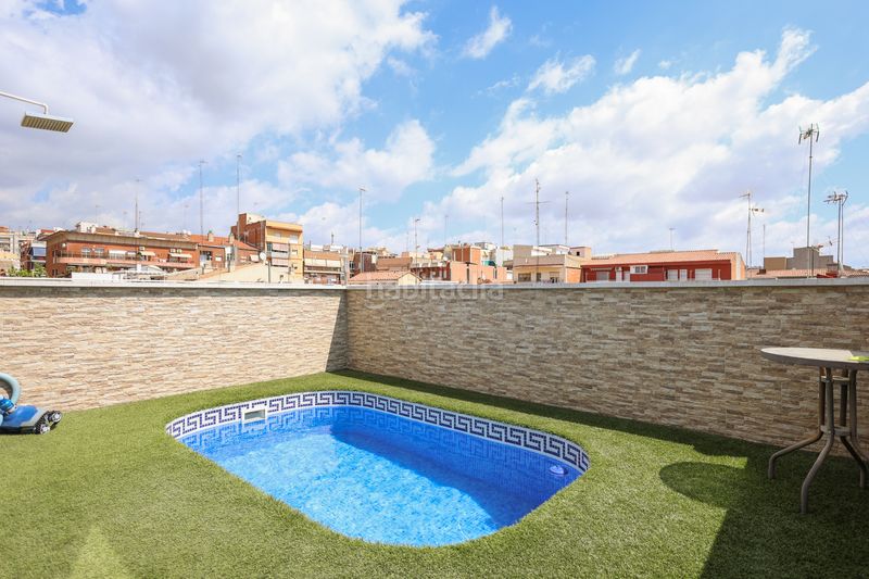 Foto 6e52d7c0-09a7-4326-a027-42eee41e8c6f. Casa adossada amb calefacció aparcament piscina a Gavà