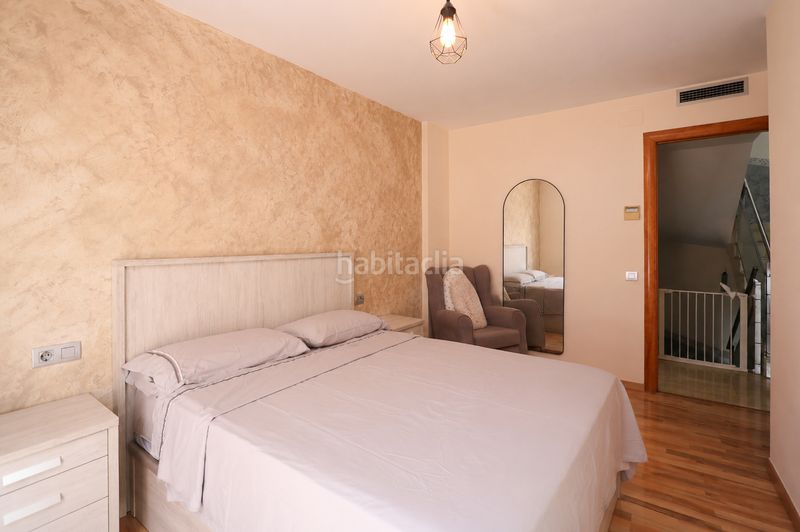 Foto 74d5f0c8-4d8b-4834-9345-a34d1e83bfe3. Casa adossada amb calefacció aparcament piscina a Gavà