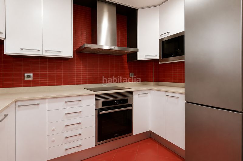 Foto e4107b82-9996-4d4b-9478-aa5e1c4ef131. Casa adossada amb calefacció aparcament piscina a Gavà