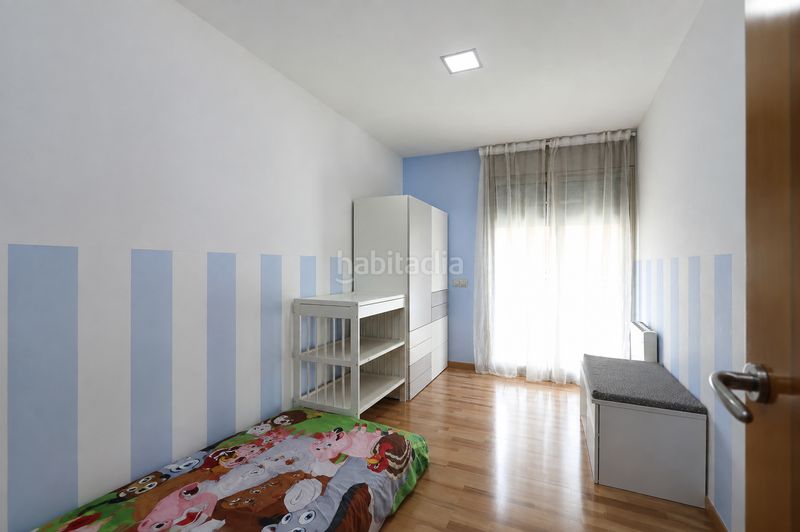 Foto ed5bc623-7754-4d6d-acea-6c41e68844c6. Casa adossada amb calefacció aparcament piscina a Gavà