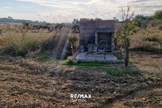Landgut  Camino banyeres. Terreno rústico con pozo en porreres