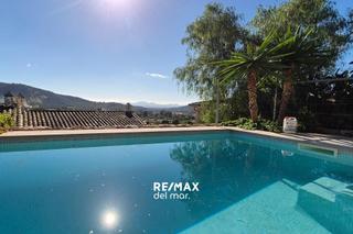 Maison jumelée  Carrer del puig de sa comuna. Vivienda exclusiva con piscina y vistas despejadas, a pasos del