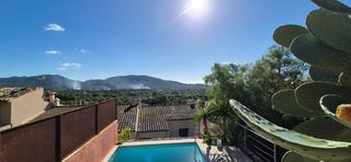 Casa a schiera  Carrer del puig de sa comuna. Vivienda exclusiva con piscina y vistas despejadas, a pasos del