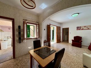 Maison  Calle del convent. Casa de pueblo