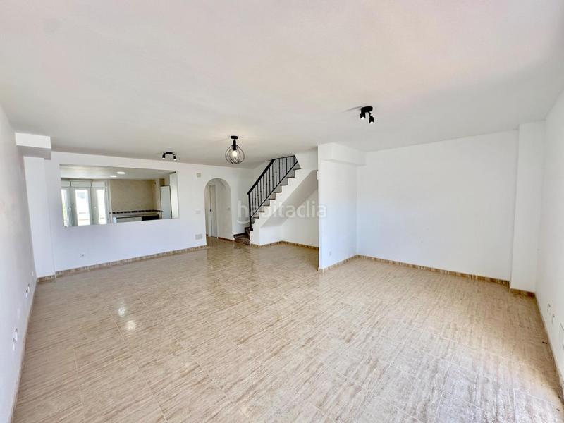 Foto 8c994333-fa76-4058-9ab1-bfd10ccc6ef7. Casa adossada amb aparcament a Los Boliches Fuengirola