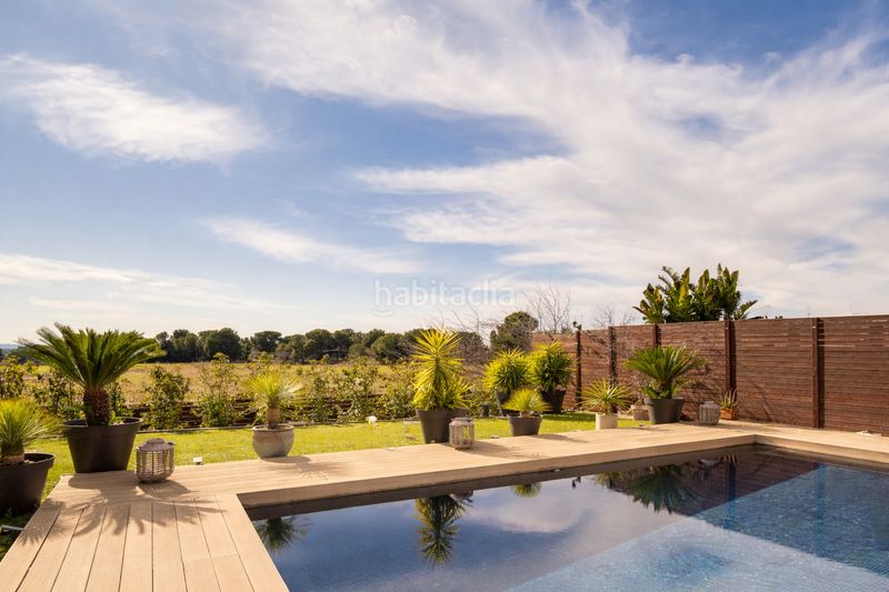 Foto cc204d47-1829-448e-a9ff-809c4d716765. Casa aparellada amb calefacció aparcament piscina a Matadepera