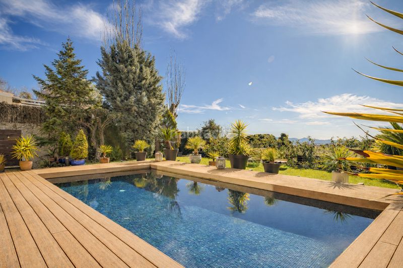 Foto f7b8409b-6594-4454-9401-92411461b27c. Casa aparellada amb calefacció aparcament piscina a Matadepera