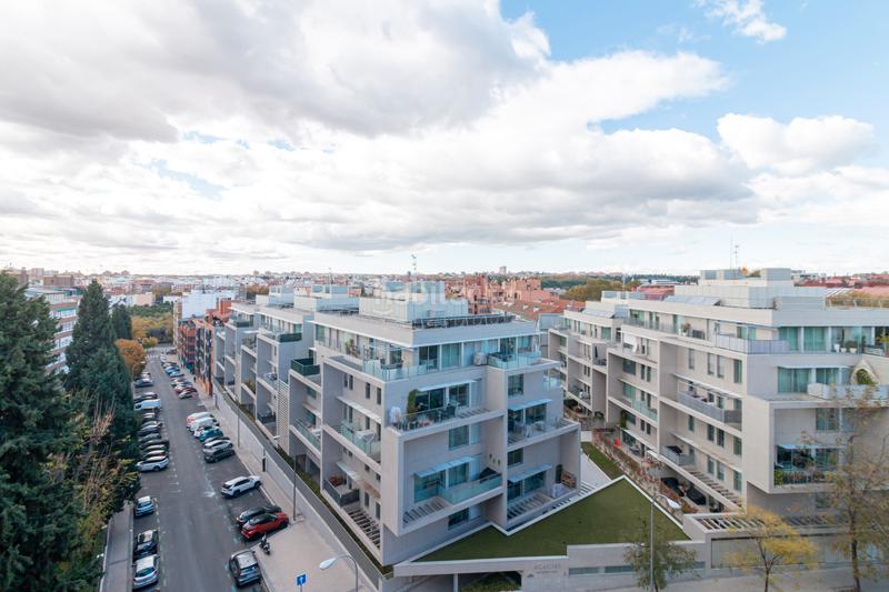 Foto 53a4c769-0a14-4d3e-bca4-ce3c66e33cd9. Àtic amb calefacció a Acacias Madrid