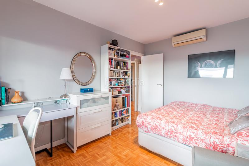 Foto 98e26d9f-664a-458c-94eb-75bb0e8db24d. Àtic amb calefacció a Acacias Madrid