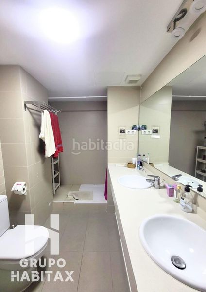 Foto 0b3b085e-09d3-4780-97b6-d1e30fee4207. Dúplex a Safaretjos Santa Coloma de Gramenet