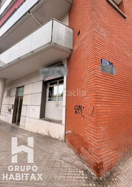 Foto b17b3a89-e343-41dc-b95e-193bb7a456ea. Local comercial a Can Clos-Pinetons Ripollet
