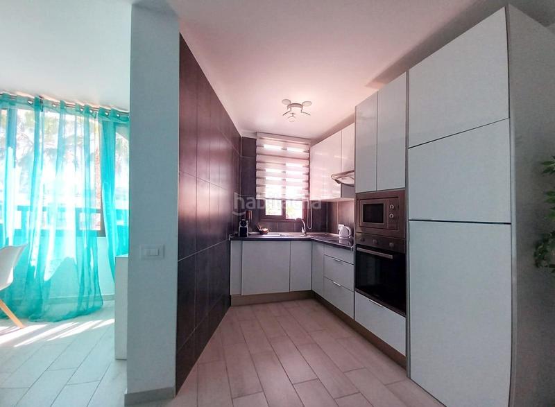 Foto e341a09e-a9a1-4928-9561-25c27723fa80. Monolocale con piscina in Playa de las Américas Arona