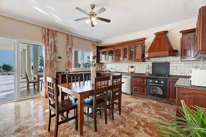 Foto 7263b02a-4197-4eec-8e25-f74b90c3d10c. Chalet espectacular villa en playa paraíso, tu refugio soñado en Adeje