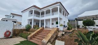 Chalet  Calle de la ladera. Espectacular villa en playa paraíso, adeje  tu refugio soñado