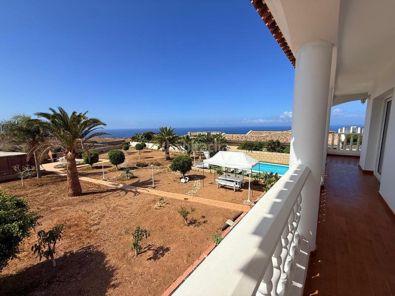 Foto adf476be-6f1e-48f0-81a5-1822fe1bfa78. Chalet espectacular villa en playa paraíso, tu refugio soñado en Adeje