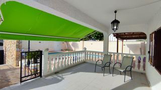 Xalet en La Zenia. Casa  chalet independiente en venta en orihuela