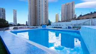 Pis en Via Parque. Magnifico piso en venta con vistas impresionantes al mar, monta�
