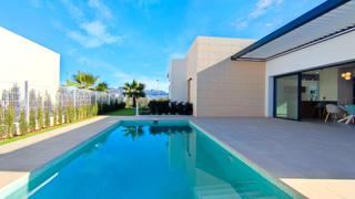 Xalet en Polop. Villa moderna de 2024 con piscina y vistas a la montaa  exclus