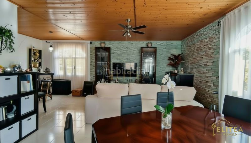 Foto 14d9029f-3e89-43bc-ae12-20cb1f9db44b. Xalet amb calefacció aparcament piscina a Busot