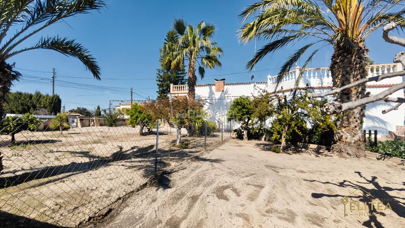 Foto 36ff31ff-20b8-48ea-9a1a-6fc1f5cea1eb. Xalet amb calefacció aparcament piscina a Busot