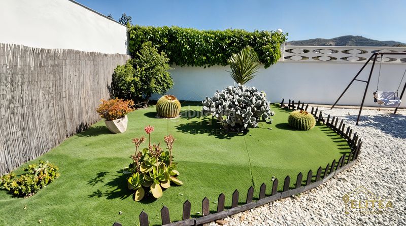 Foto 5100ee99-bd7d-4f79-a45e-6e07335164ae. Xalet amb calefacció aparcament piscina a Busot