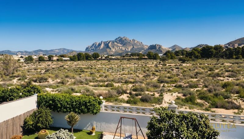 Foto 670cb5cc-e63b-4ea5-a36c-a351e9ffd686. Xalet amb calefacció aparcament piscina a Busot