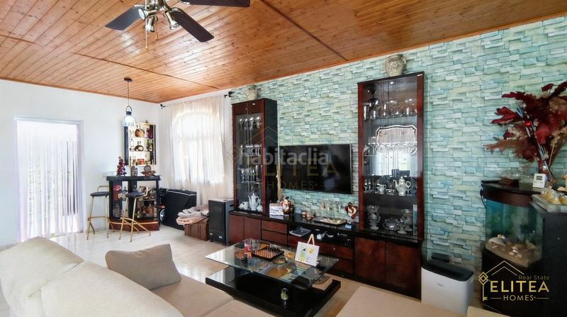 Foto 6995a65f-033c-4448-9c4a-e5f5519af0aa. Xalet amb calefacció aparcament piscina a Busot