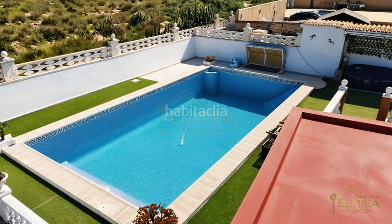 Foto b56179c2-845d-4e14-b82d-32cc2f7eb3ef. Xalet amb calefacció aparcament piscina a Busot