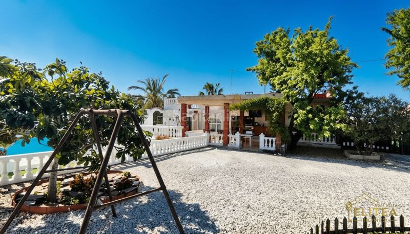 Foto ce9cb9e6-fe67-470f-b14c-9857c622b2ad. Xalet amb calefacció aparcament piscina a Busot