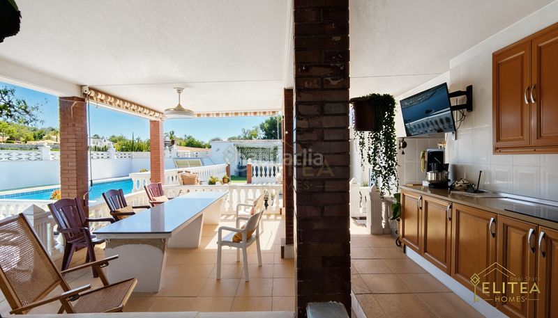 Foto db2613d9-3876-4e02-bef0-bd4440b7900f. Xalet amb calefacció aparcament piscina a Busot