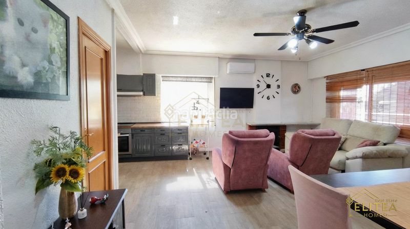 Foto e7bee437-744d-4a44-b889-483c9952e270. Xalet amb calefacció aparcament piscina a Busot