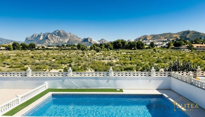 Foto ef5b84cb-b2b2-4e26-9cc7-e3b4792e7077. Xalet amb calefacció aparcament piscina a Busot