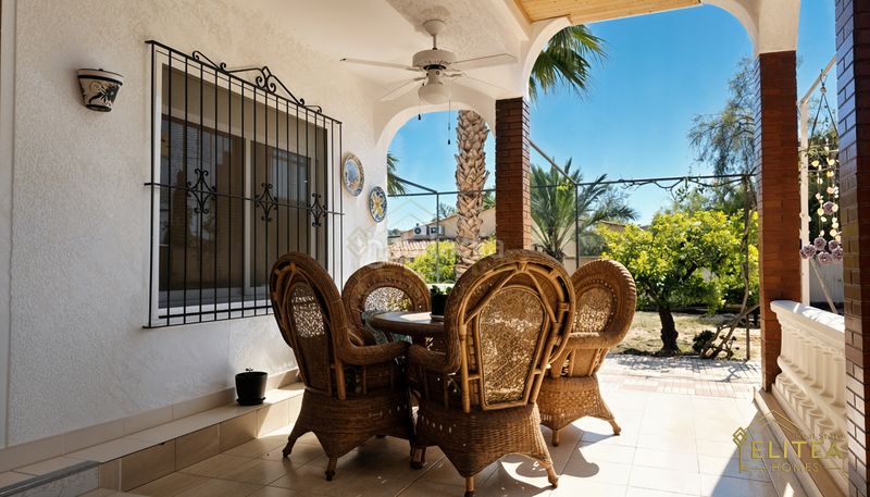 Foto f6c138c9-cdab-4cff-a147-d7aa060c39f3. Xalet amb calefacció aparcament piscina a Busot