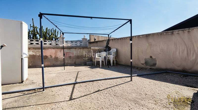 Foto f7178263-56ce-40cf-b21f-a86899f99874. Xalet amb calefacció aparcament piscina a Busot