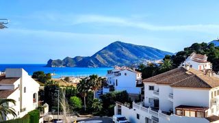 Apartament a Altea Ciudad. Apartamento reformado con terraza y vistas al mar en altea.