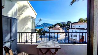 Apartament a Altea Ciudad. Apartamento reformado con terraza y vistas al mar en altea.